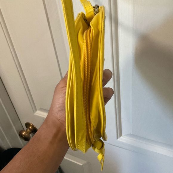 Lemon Circle Perfect for Summer Crossbody Purse - Picture 7 of 7